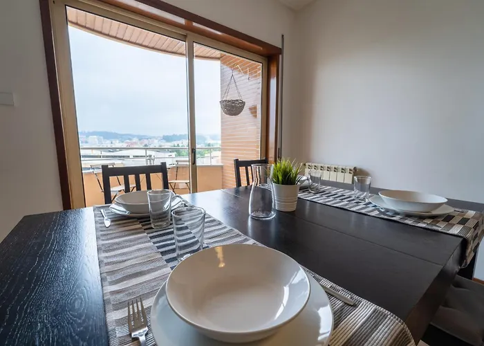 Artur Bivar - T4 Familiar Junto Ao Parque Desportivo Da Rodovia - 公寓 *