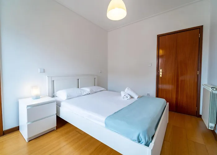 Artur Bivar - T4 Familiar Junto Ao Parque Desportivo Da Rodovia -