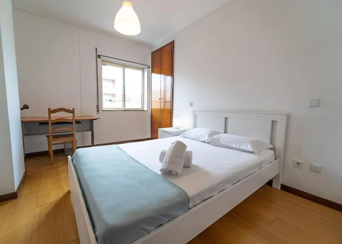 Artur Bivar - T4 Familiar Junto Ao Parque Desportivo Da Rodovia - * 布拉加